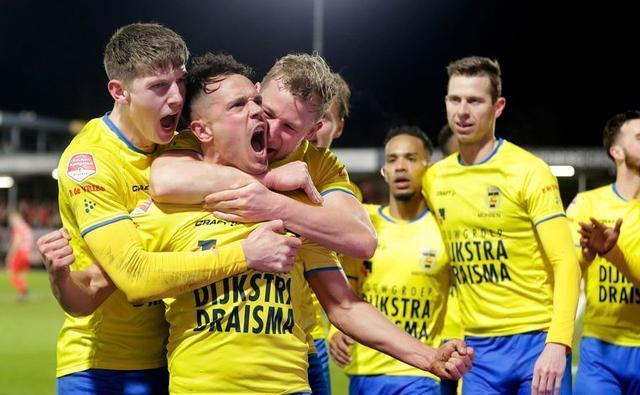 负手仍是他 负手仍是他